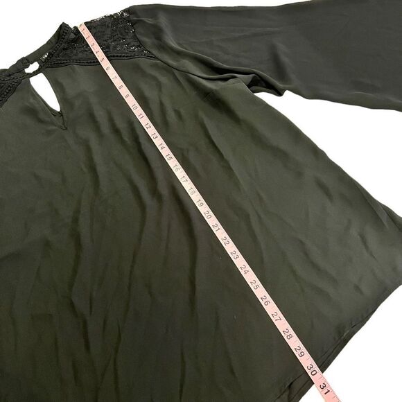 Torrid Chiffon Keyhole Neck Lace Shoulder Bell Sleeves Size 4 Top - Picture 6 of 11